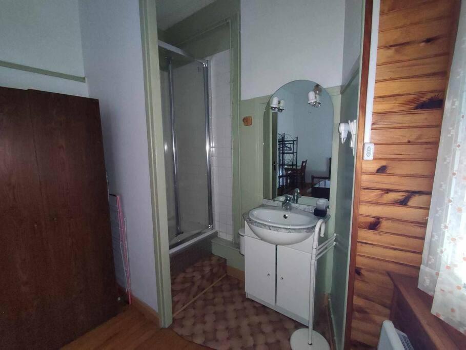 Le Nid Douillet Boheme Linge Fourni Apartment La Bourboule Exterior photo