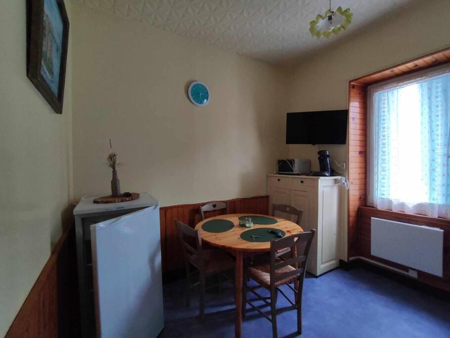 Le Nid Douillet Boheme Linge Fourni Apartment La Bourboule Exterior photo